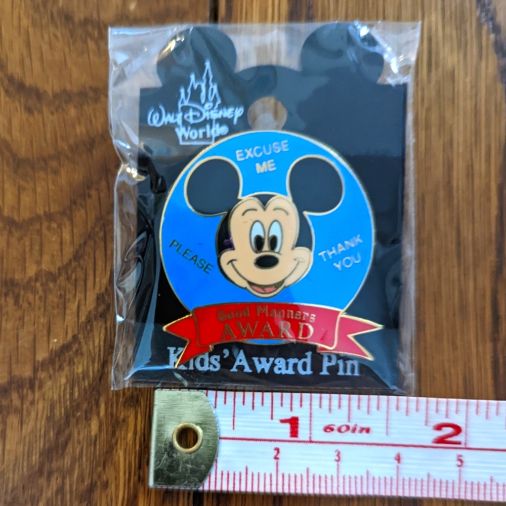 🆕 NWT "Good Manners Award" Disney Kids' Award Pin: Mickey 1.25" metal pin